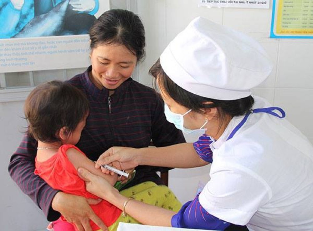 Triển khai chiến dịch tiêm vắc xin Sởi – Rubella cho nhóm tuổi từ 1-5 của huyện Hữu Lũng năm 2018