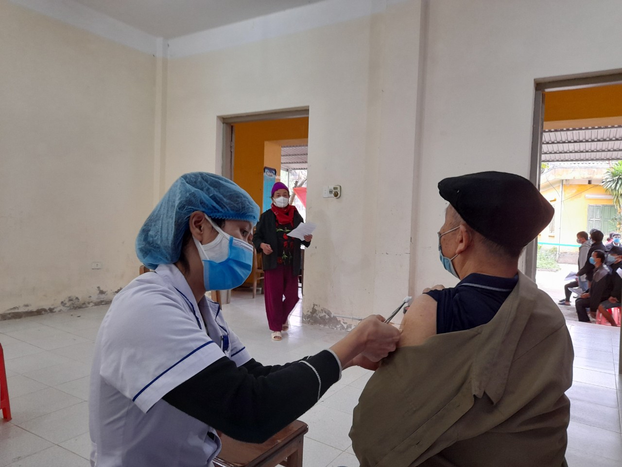 Tiếp tục triển khai Chiến dịch tiêm 2 mũi vắc xin phòng covid-19 trên diện rộng tại huyện Hữu Lũng