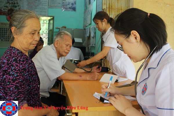 Tăng cường chất lượng chăm sóc người bệnh chào mừng ngày thành lập Hội Điều dưỡng Việt Nam