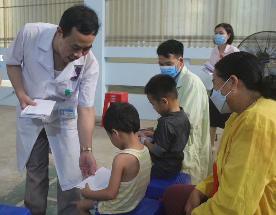 Trung tâm Y tế Hữu Lũng khởi động chiến dịch Tháng hành động vì trẻ em
