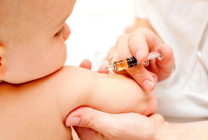 Tại sao cần tiêm vắc-xin cho trẻ